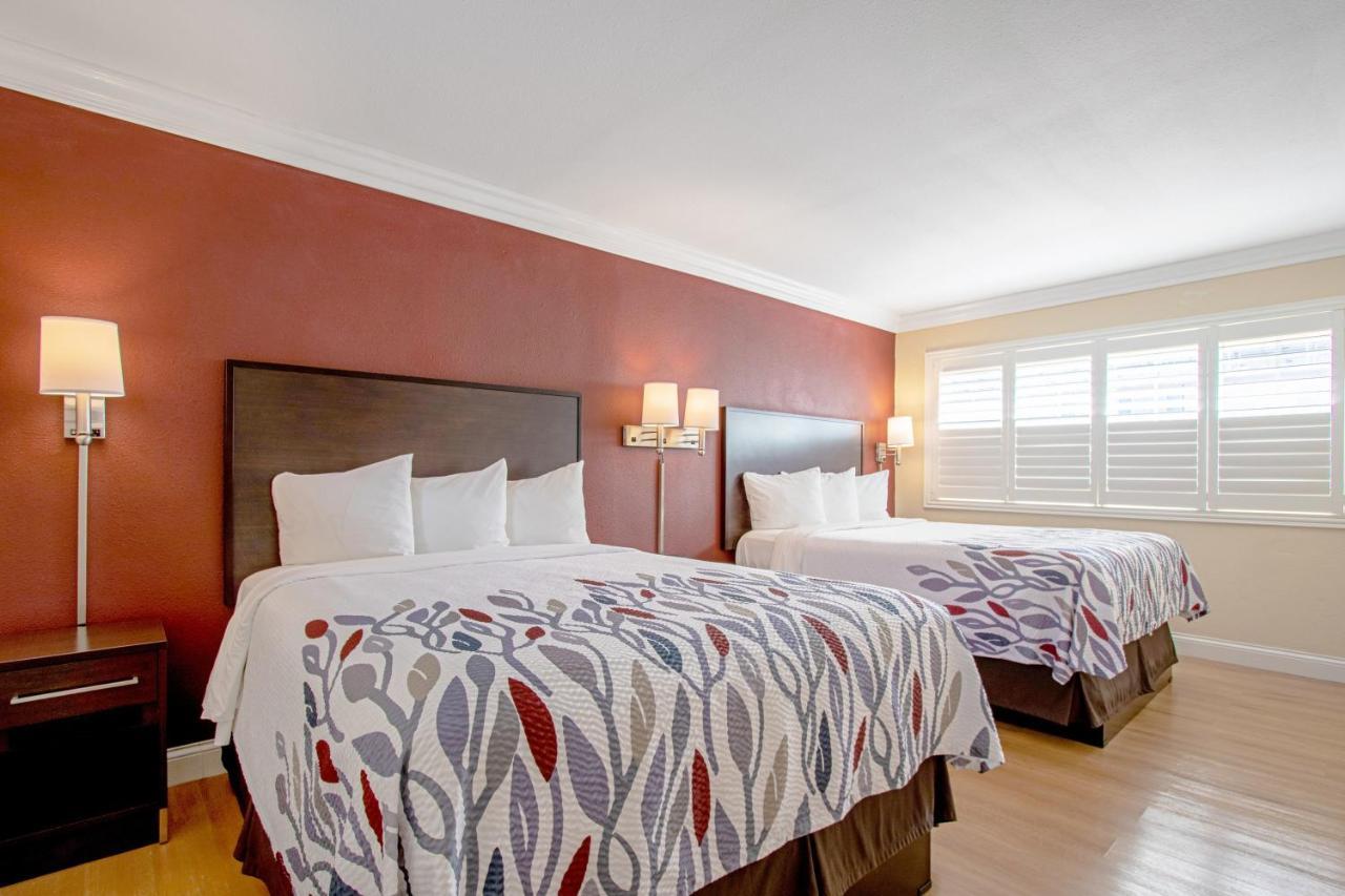 Red Roof Inn & Suites Monterey Exteriér fotografie