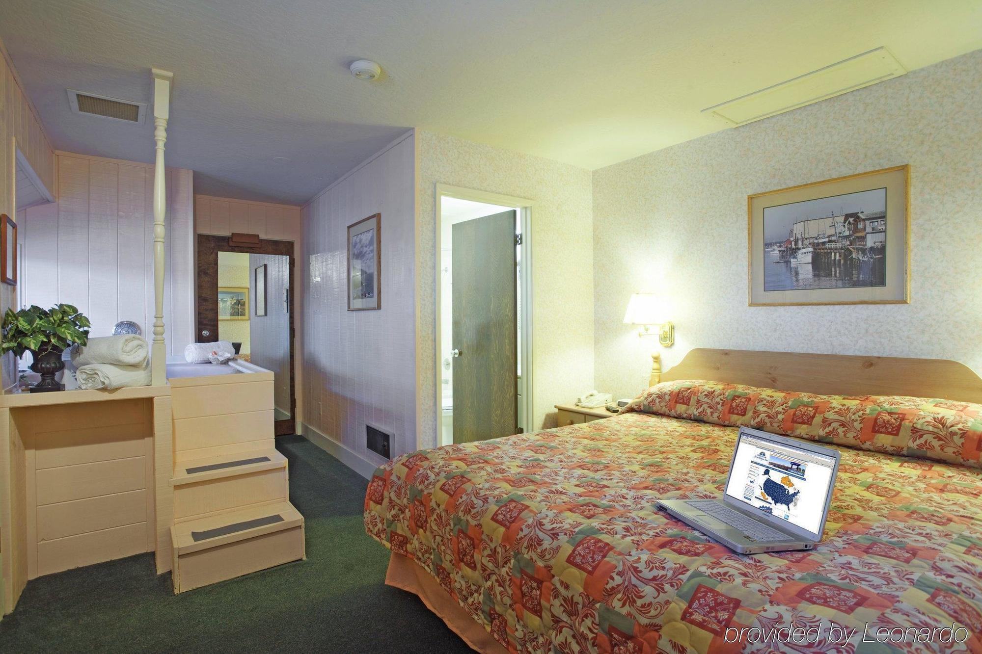 Red Roof Inn & Suites Monterey Pokoj fotografie
