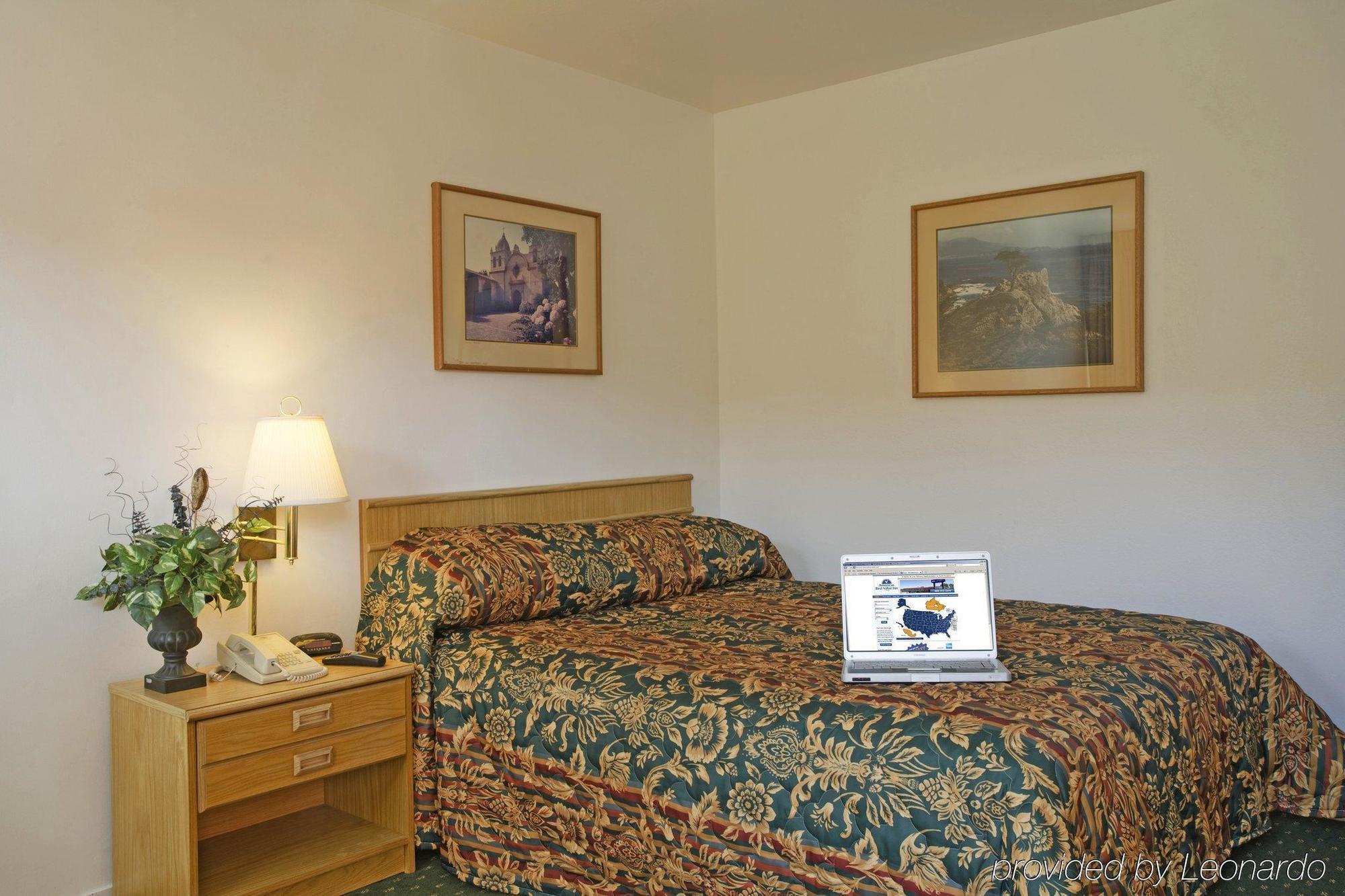 Red Roof Inn & Suites Monterey Pokoj fotografie