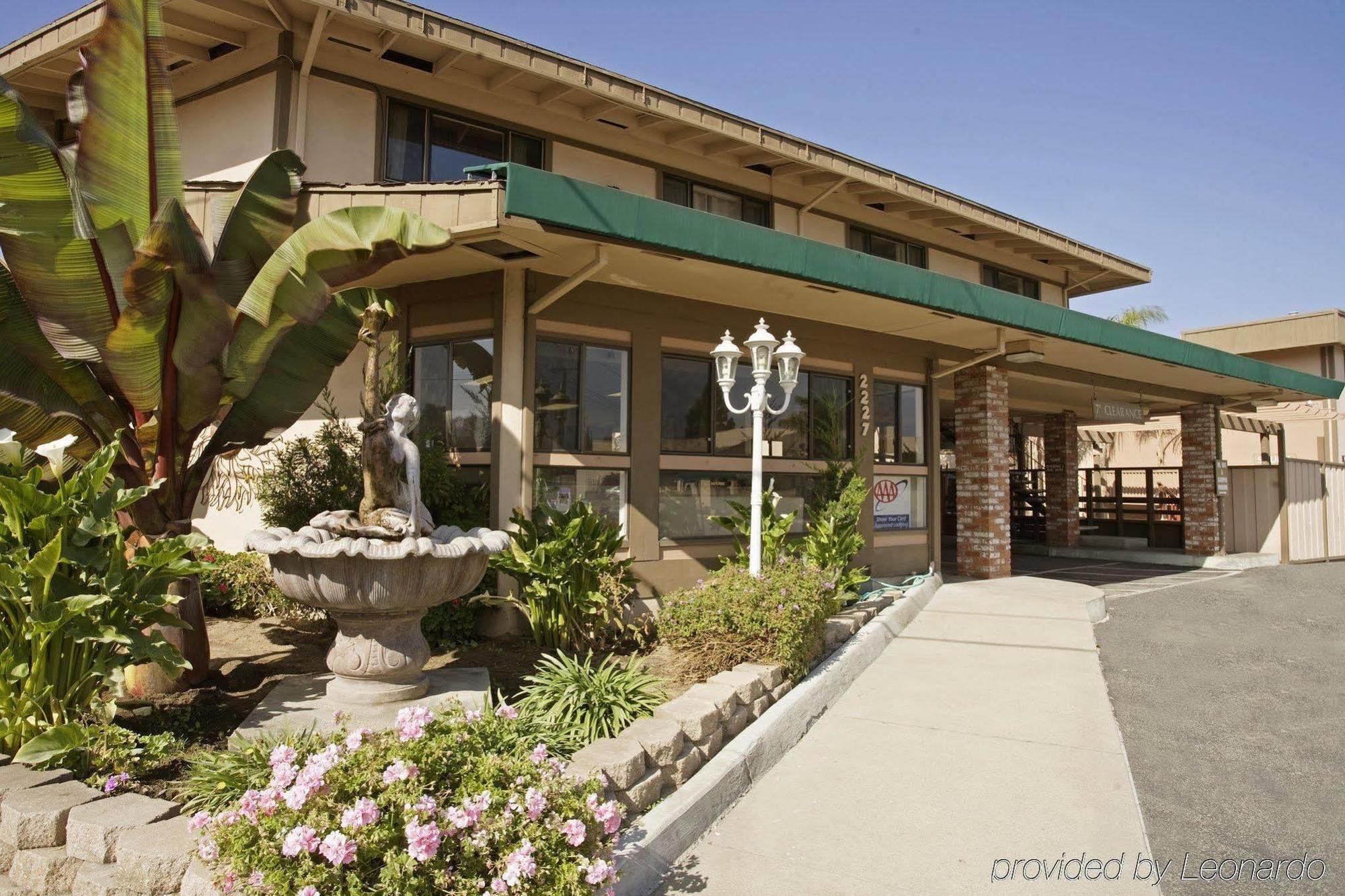 Red Roof Inn & Suites Monterey Exteriér fotografie