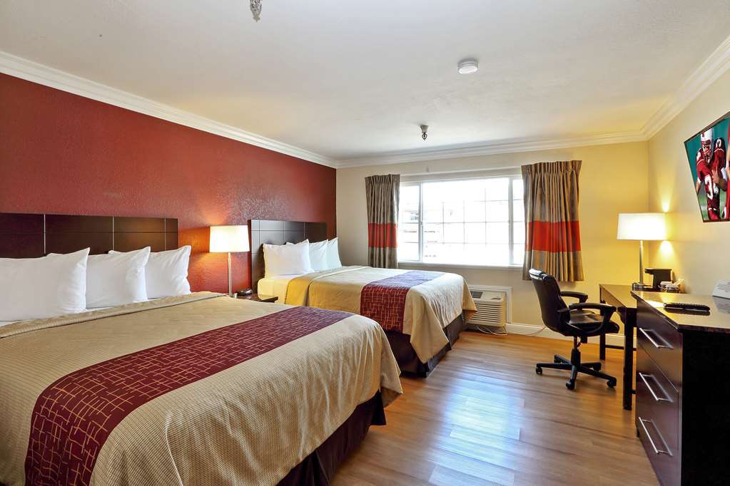 Red Roof Inn & Suites Monterey Pokoj fotografie